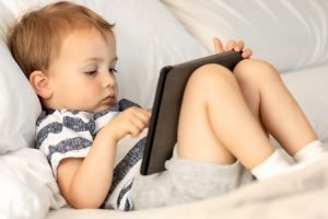 screen time learning development baby